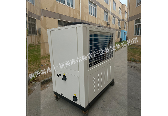 新疆库尔勒客户采购 15P风冷箱式冷水机